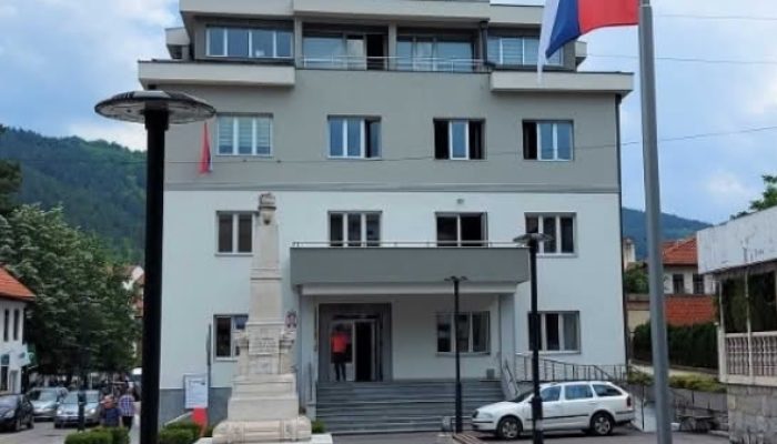 Screenshot_2025-10-15-02-40-09-202_com.facebook.pages.app-edit