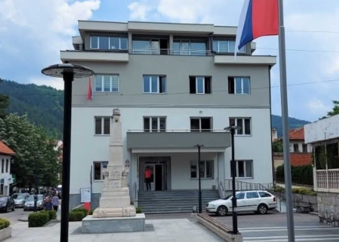 Screenshot_2025-10-15-02-40-09-202_com.facebook.pages.app-edit